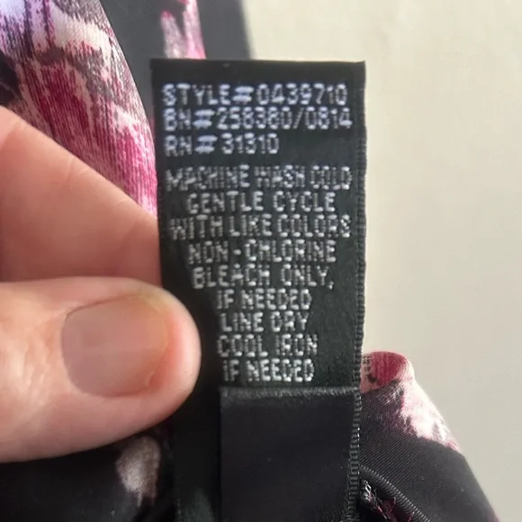 Womans Blouse, size Medium - Picture 5 of 7